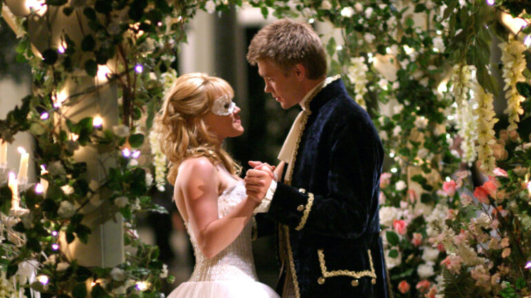 Hilary Duff, Chad Michael Murray in 'A Cinderella Story'